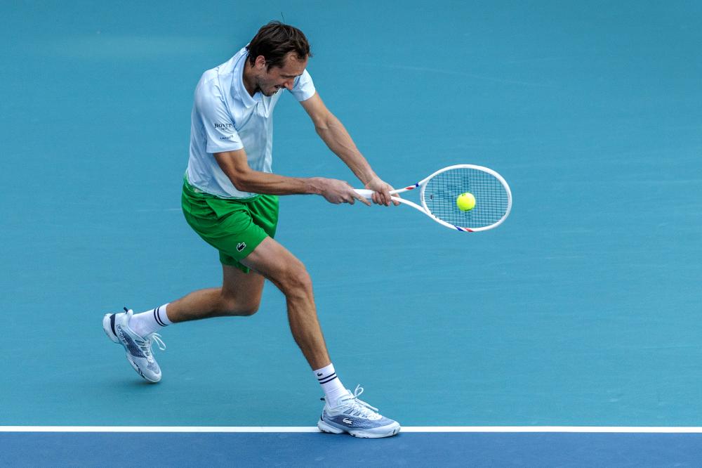 于根伟：开直播为缓解球员压力，我的工作不是研究网络资讯