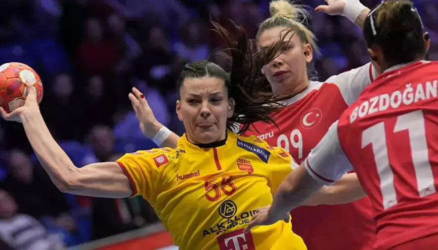 国米2-0拉齐奥全队评分：博尼8分，劳塔罗、齐沃7.5分