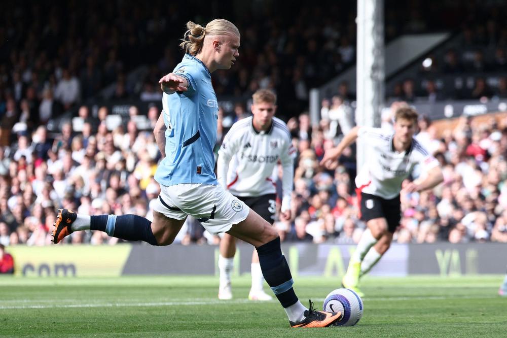 年度连斩55球！姆巴佩冲击C罗纪录，奋力创皇马历史新篇章